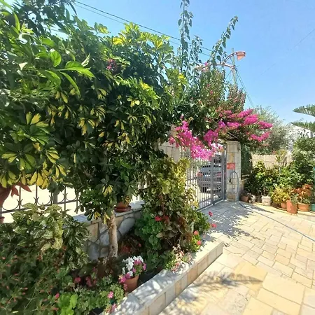 شقة فندقية Ester 4*