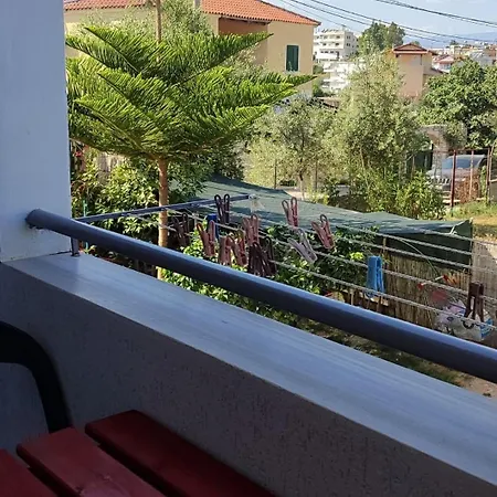 מלון דירות Ester 4*