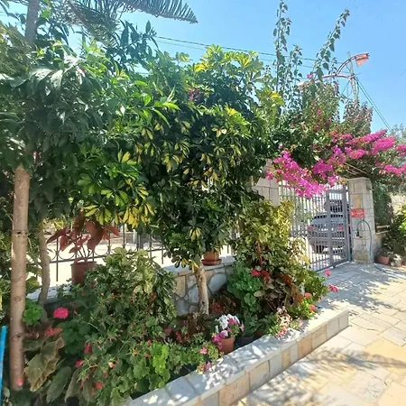 Ester شقة فندقية كساميل
