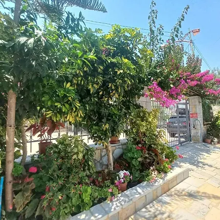 Ester Aparthotel Ksamil