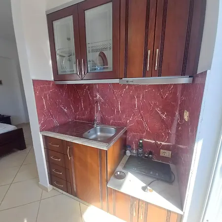 Ester 4* كساميل