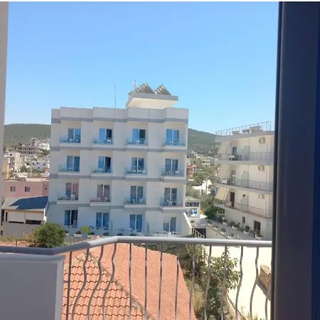 Apartmanhotel Ester 4*