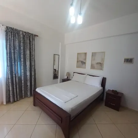 Aparthotel Ester 4*